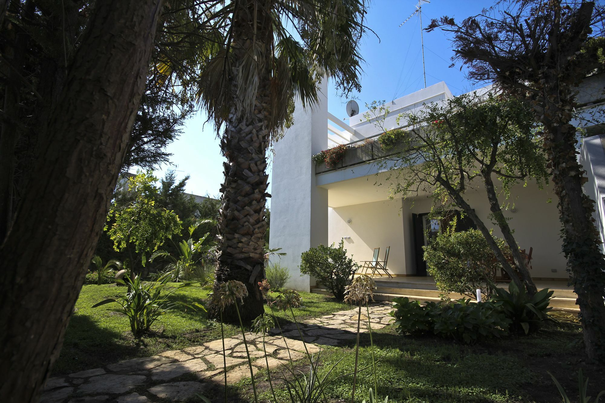 B&B Villa Genny A Pochi Passi Dal Mare Сан Каталдо Екстериор снимка